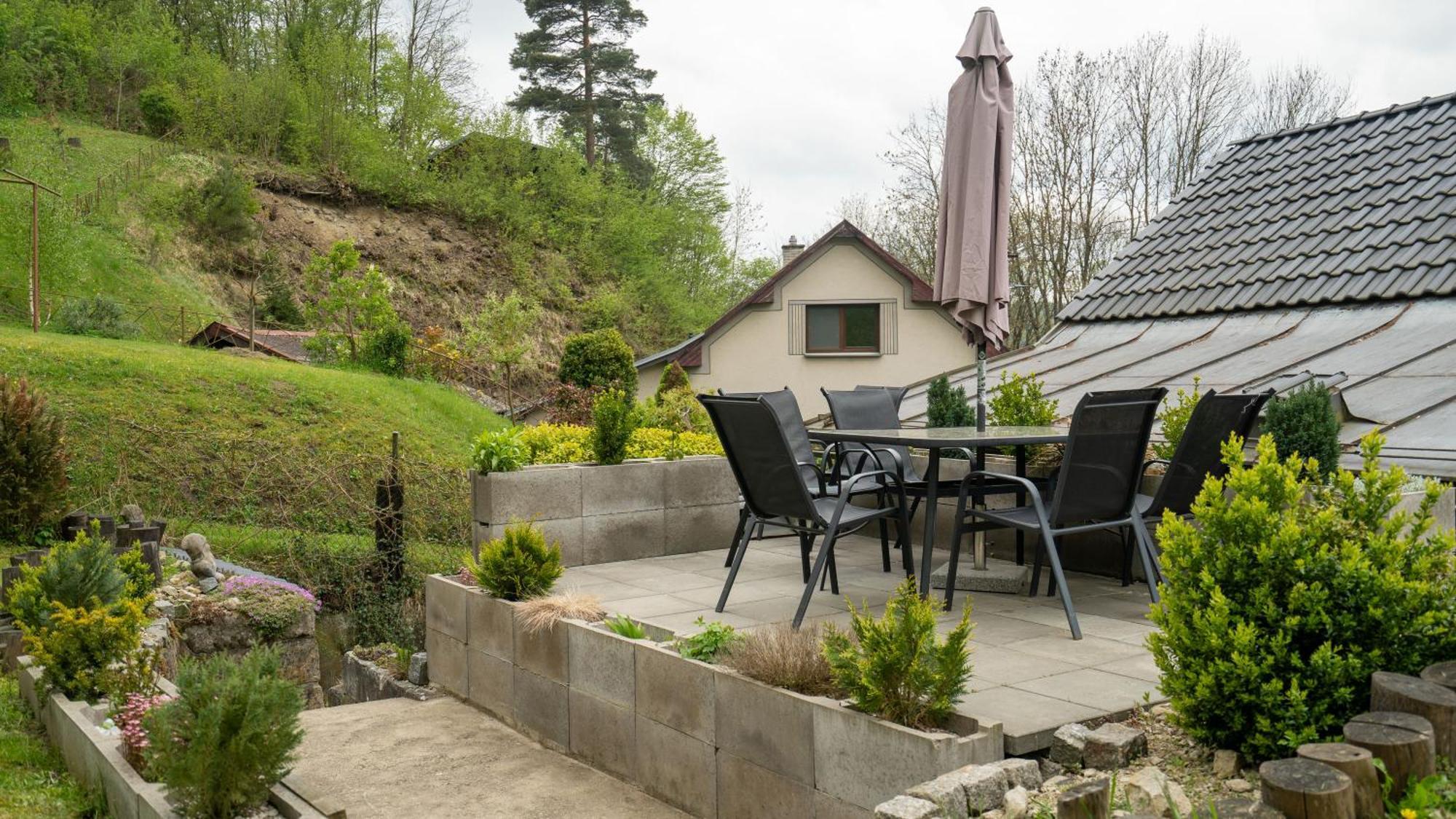 Chalupa Ema Nikol Rovensko pod Troskami Exterior foto